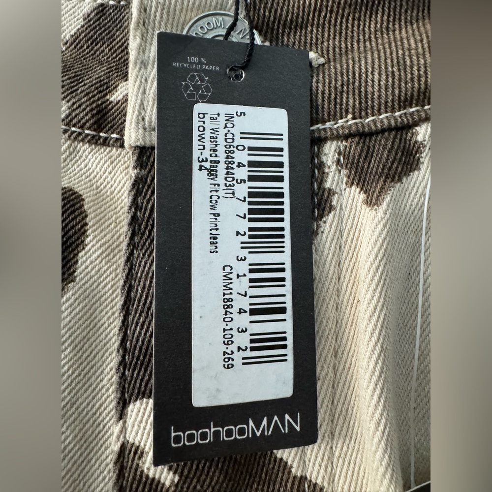 BoohooMAN Tall Washed Baggy Fit Cow Print Jeans - Picture 6 of 14